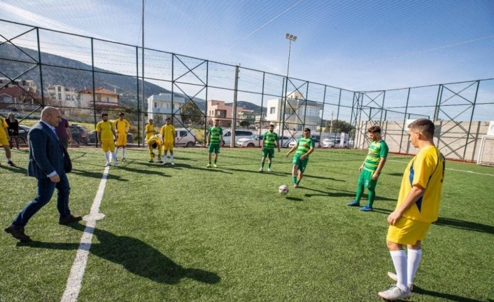 Büyükşehir’den amatör spor kulüplerine ve antrenörlerine destek