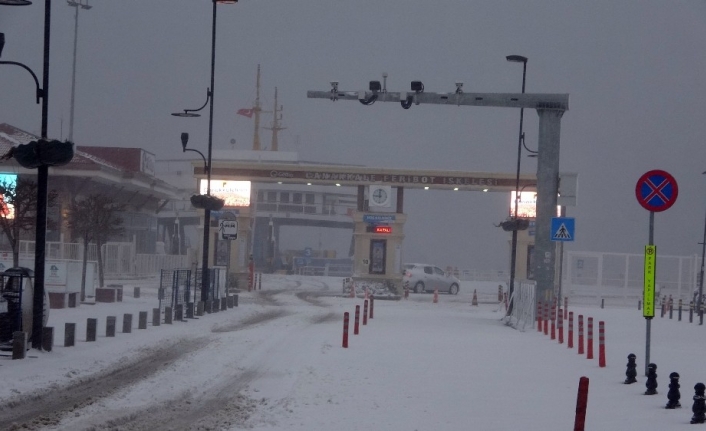 Çanakkale Boğazı 23 saat sonra gemi trafiğine açıldı