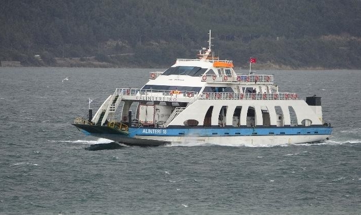 Çanakkale Boğazı’nda feribot seferleri yeniden başladı