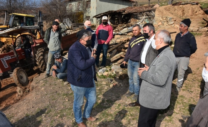 Çıkan yangında iki katlı ev kullanılamaz hâle geldi