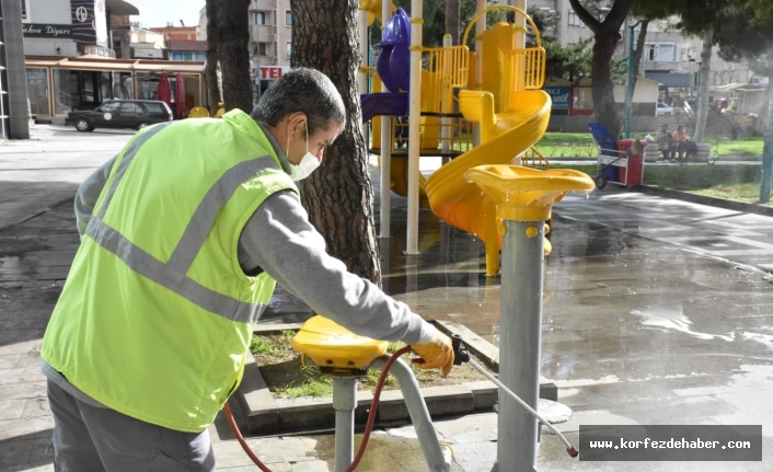 Edremit'te dezenfeksiyon çalışmaları aralıksız sürüyor