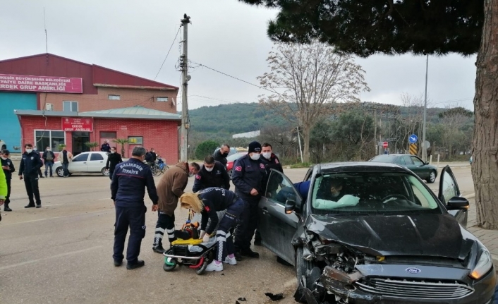 Erdek’te trafik kazası: 2 yaralı