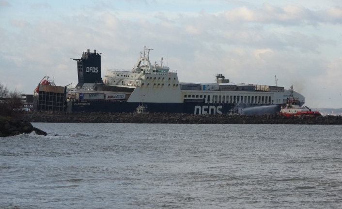 &quot;Gallipoli Seaways&quot; isimli gemideki yangın söndürüldü