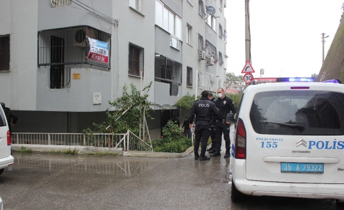 İzmir’de apartman boşluğuna düşen yaşlı adam öldü