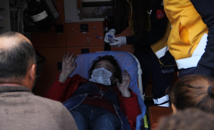 İzmir’de gelinlik atölyesinde yangın: 1 kişi dumandan etkilendi