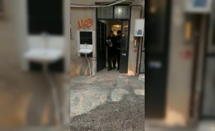 İzmir’de suç örgütü operasyonu: 27 gözaltı