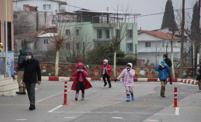 İzmir’de yüz yüze eğitim yeniden başladı