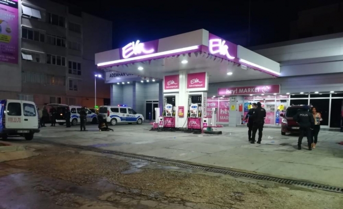 İzmir’in iki ayrı ilçesinde bıçaklı ve silahlı kavga: 1’i ağır 2 yaralı