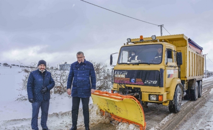 Karacabey Belediyesi’nden kar mesaisi