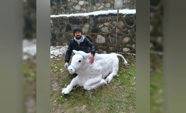 Kardan boğa yaptı, görenler gözlerine inanamadı