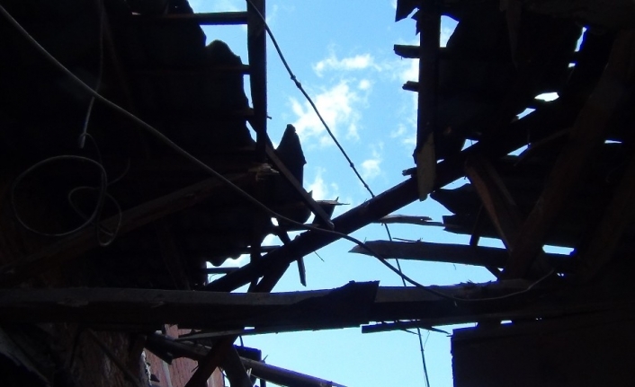 Lodos yıktı geçti