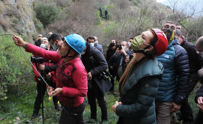 Milli sporcu Özbay adına ’Dokuz Eylül’ kayalıkları tırmanışı