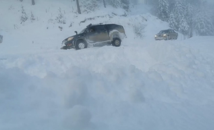 Off Road’çılar Ulus Dağı’nda karda macerayı yaşadı