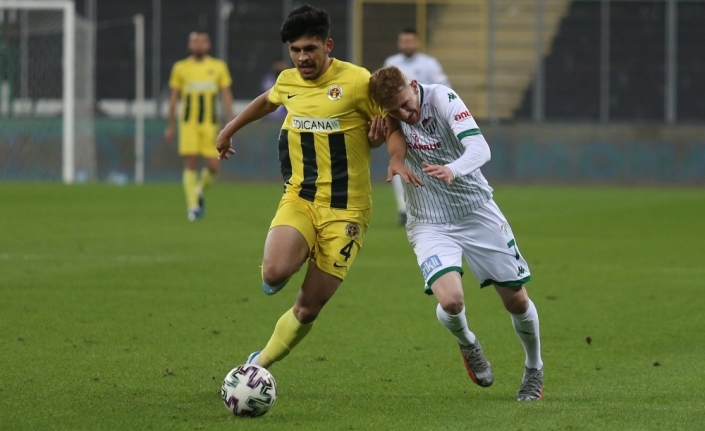 TFF 1. Lig: Bursaspor: 0 - Menemenspor: 0 (İlk yarı sonucu)