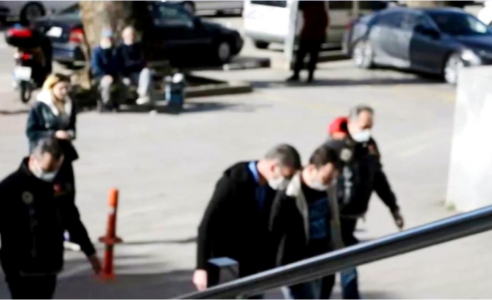 Uyuşturucu tacirleri kıskıvrak yakalandı