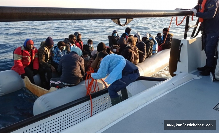 Ayvalık’ta 36 düzensiz göçmen kurtarıldı