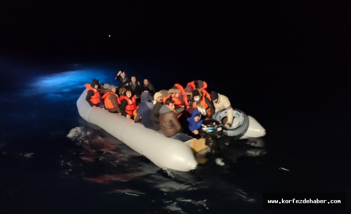 Ayvalık’ta Türk karasularına itilen 48 göçmen kurtarıldı
