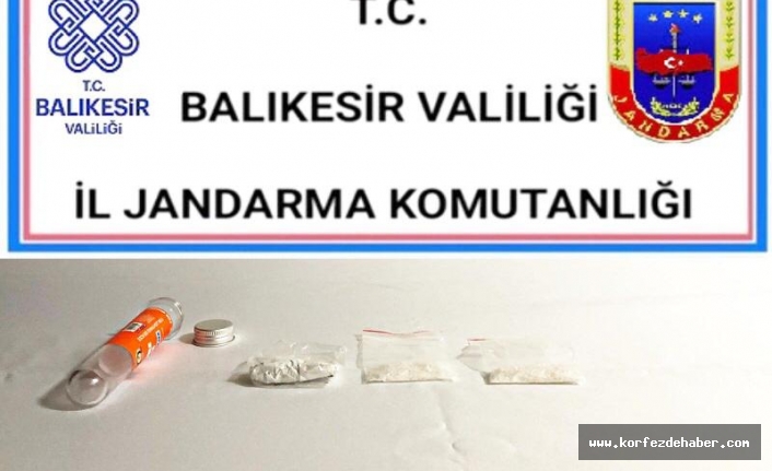 Havran'da jandarma uyuştucu ile 3 kişiyi yakaladı