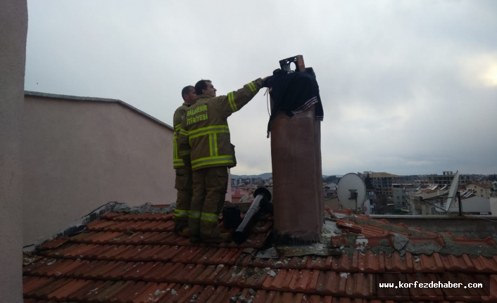 Yangında ev kullanılamaz hale geldi