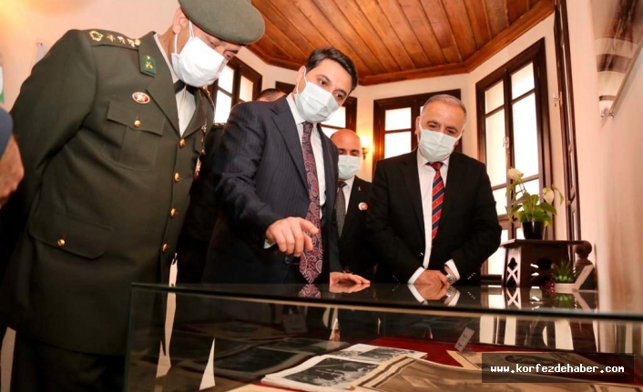 Atatürk fotoğrafları sergilendi