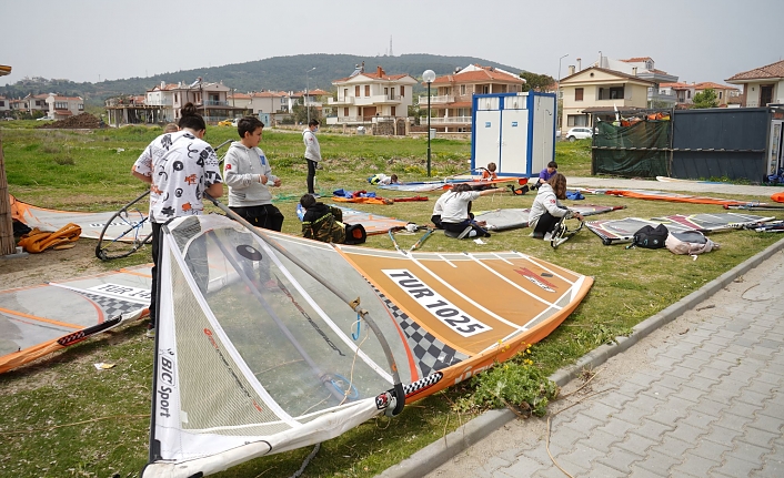 Ayvalık'lı windsurfcüler milli takım yolunda