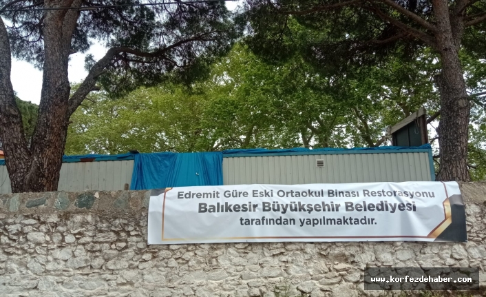 Büyükşehir Güre'de ortaokulu restore ediyor