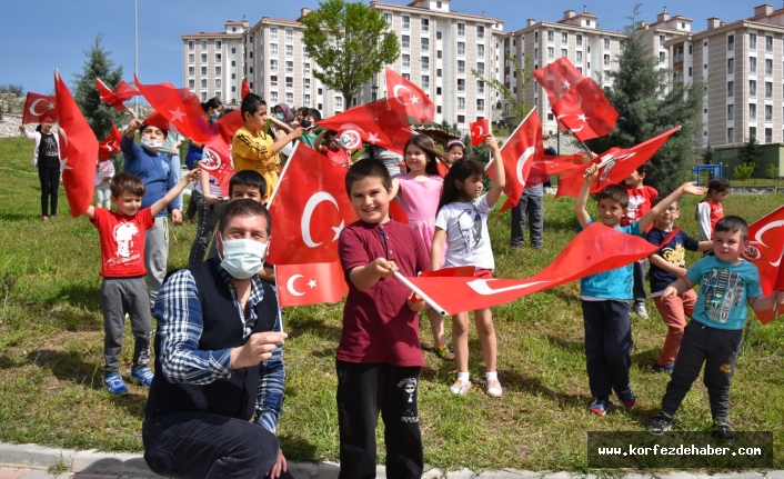 SINDIRGI SOKAKLARINDA BAYRAM SEVİNCİ, Başkan Yavaş Sokak Sokak Dolaştı, Çocukların Bayramını Kutladı