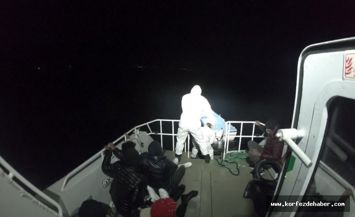 Teknesi batmaya başlayan 8 sığınmacıyı Sahil Güvenlik kurtardı