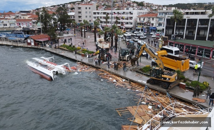 Ayvalık'ı yerle bir eden fırtına sonrası havadan böyle görüntülendi