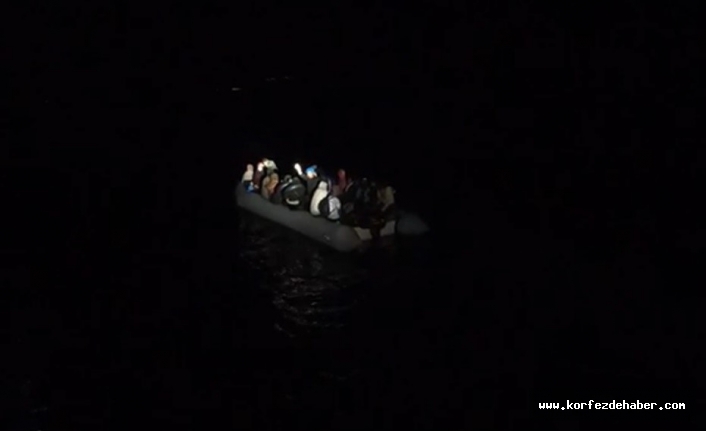 Ayvalık’ta 28 sığınmacı kurtarıldı