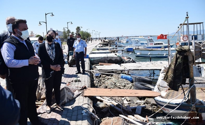 Ayvalık’ta AK Parti İl Başkanı Başaran fırtına mağdurlarıyla buluştu