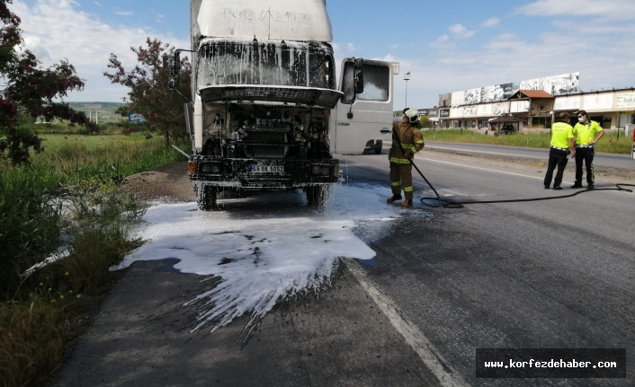 Balıkesir'de karayolunda TIR alev aldı