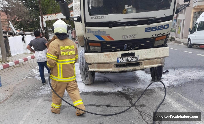 Balya’da seyir halindeki kamyon alev aldı