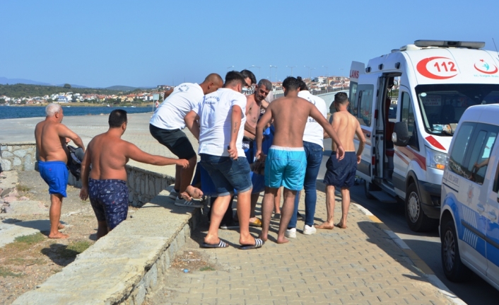 Halk plajında boğulmak üzere olan vatandaş son anda kurtarıldı