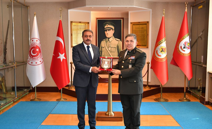 Vali Şıldak'tan Komutan Türkoğlu'na İade-i Ziyaret
