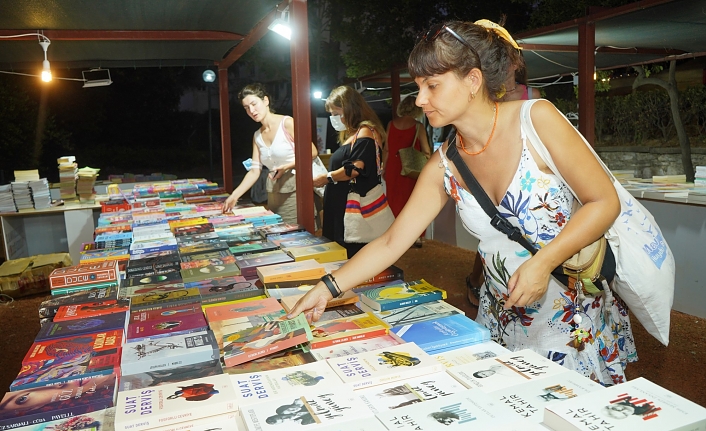 Ayvalık'ta 1. Yaz Kitap Fuarı Açıldı