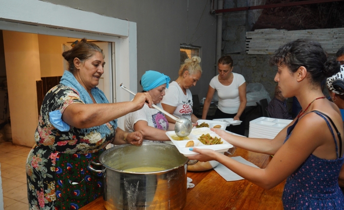 Ayvalık'ta oruç açma lokması