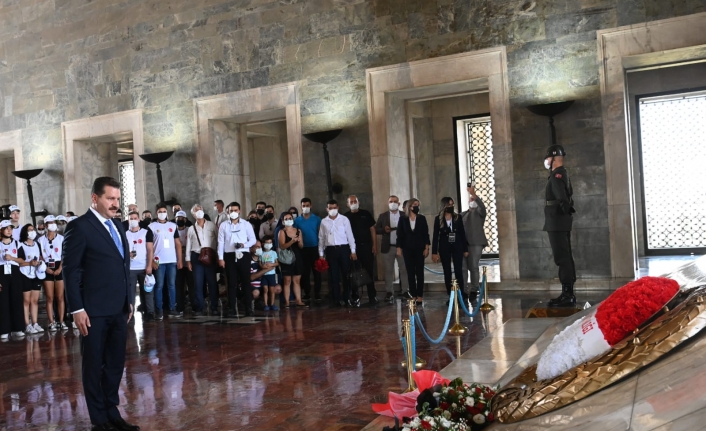 Başkan Yılmaz, gençlerle Anıtkabir’de