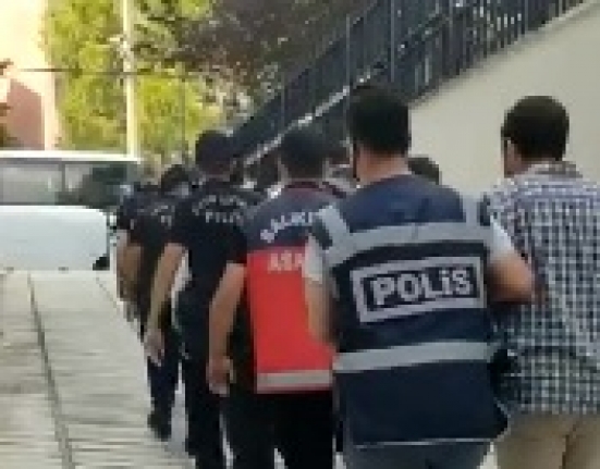 23 il 52 yerde aynı anda yapılan Fetö operasyonunda 38 kişiden 7 kişi tutuklandı