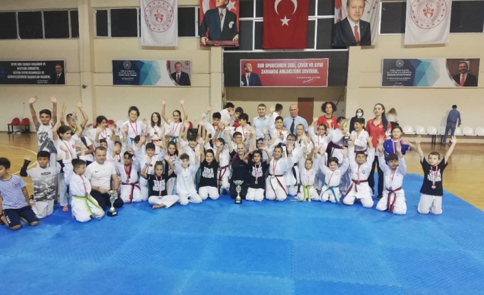 Ayvalık’ta Kurtuluş Günü Taekwondo şampiyonası heyecanı