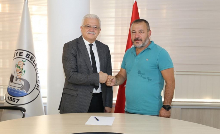 Burhaniye Belediyespor tecrübeli teknik direktör Ahmet Saray ile anlaşma sağladı.
