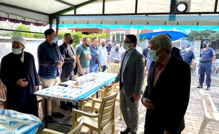 Kaymakam Ünsal, Güre'de korkunç yangında vefat eden kişinin ailesine taziye ziyaretinde bulundu