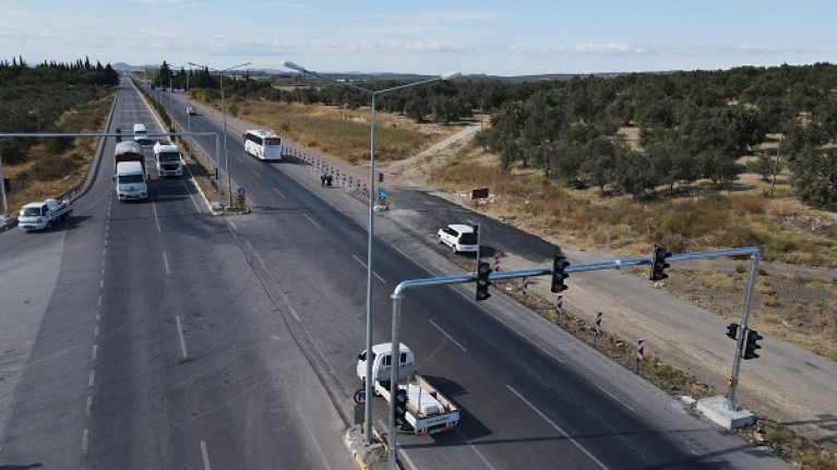 Altınova'da kazalar yaşanmaması için sinyalizasyon sistemi konuldu