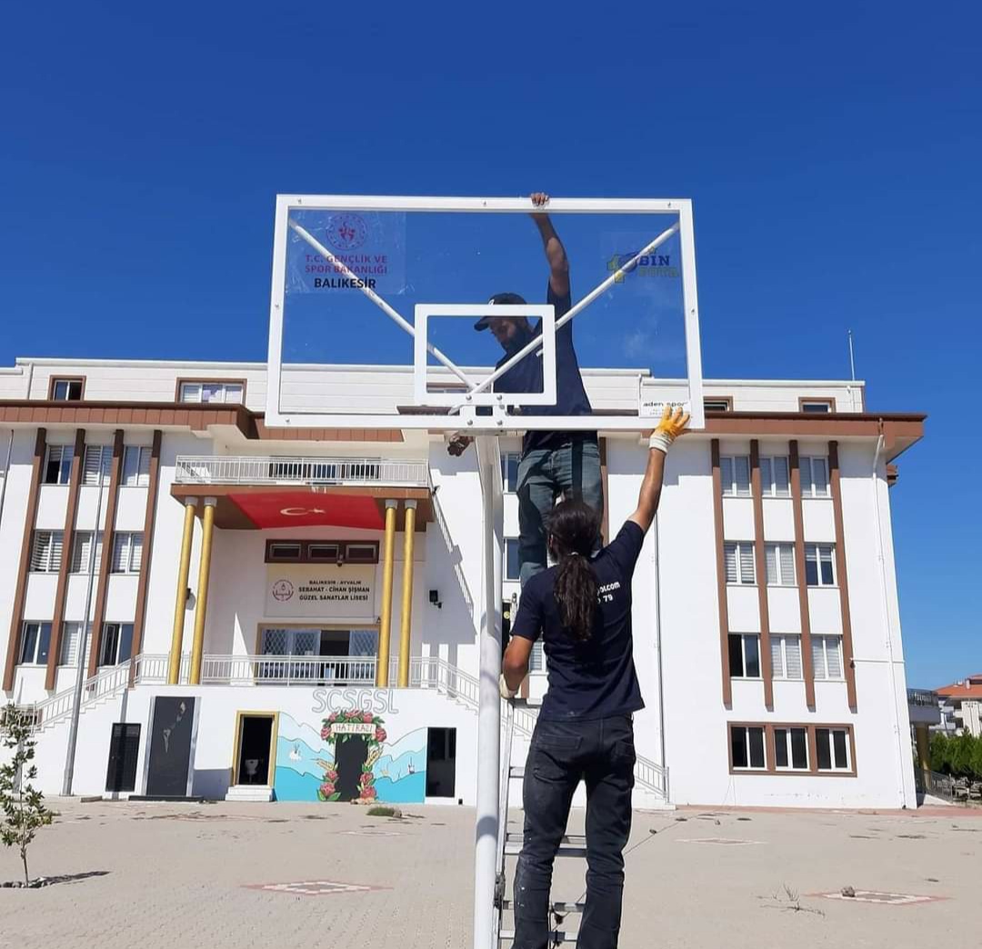 Ayvalık’ta yer gösterilen 17 yere pota dikildi