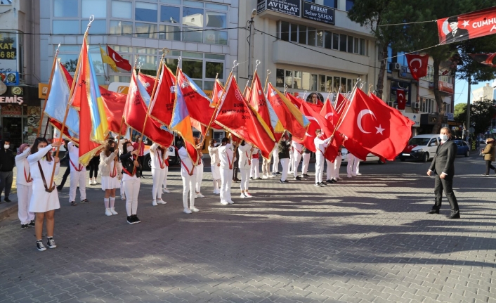 Cumhuriyetin ilanının 98. Yılı Burhaniye’de coşkuyla kutlandı.