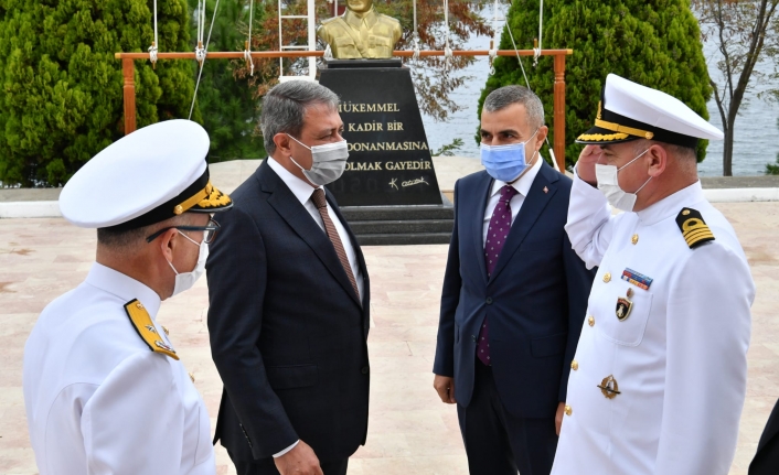 Vali Şıldak, Erdek Mayın Filosu'na ziyarette bulundu