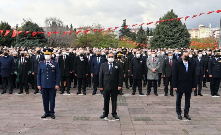 Atatürk Saygı ve Şükranla Anıldı