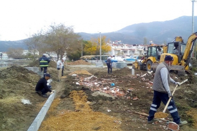 Büyükşehir çalışıyor, sahiller güzelleşiyor