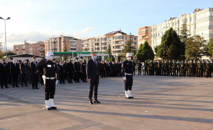 Cumhuriyetimizin Kurucusu Mustafa Kemal Atatürk Edremit’te Gerçekleştirilen Törenlerle Anıldı