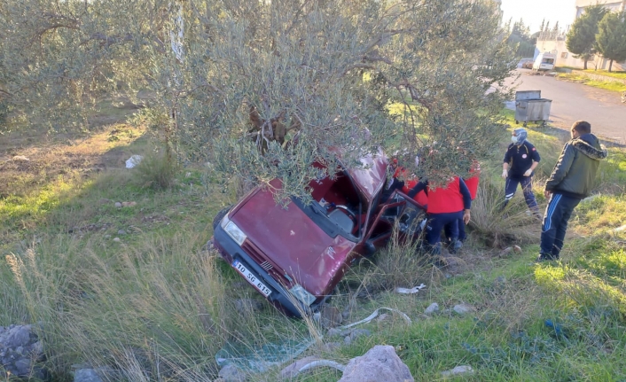 Edremit'te 4 aracın karıştığı kazada, 3 kişi hafif yaralandı